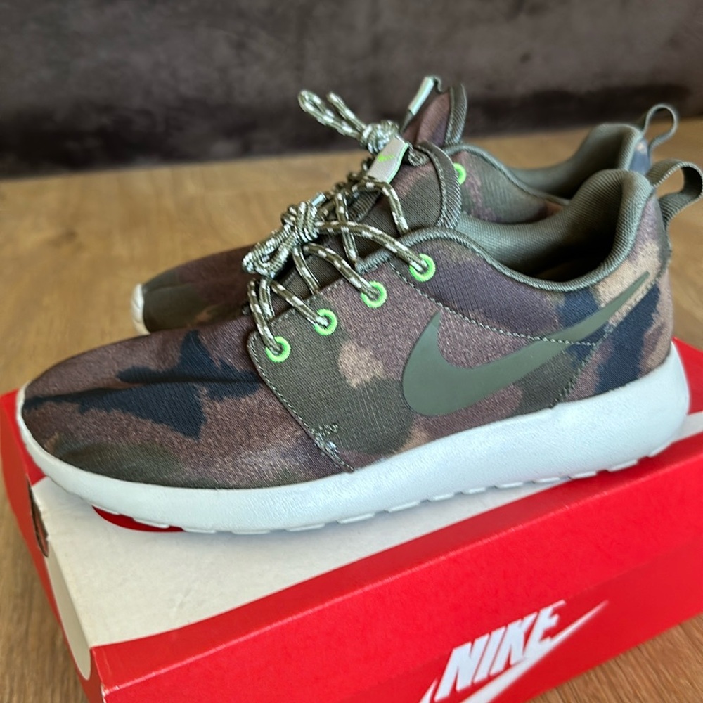 Nike rosherun in camo print